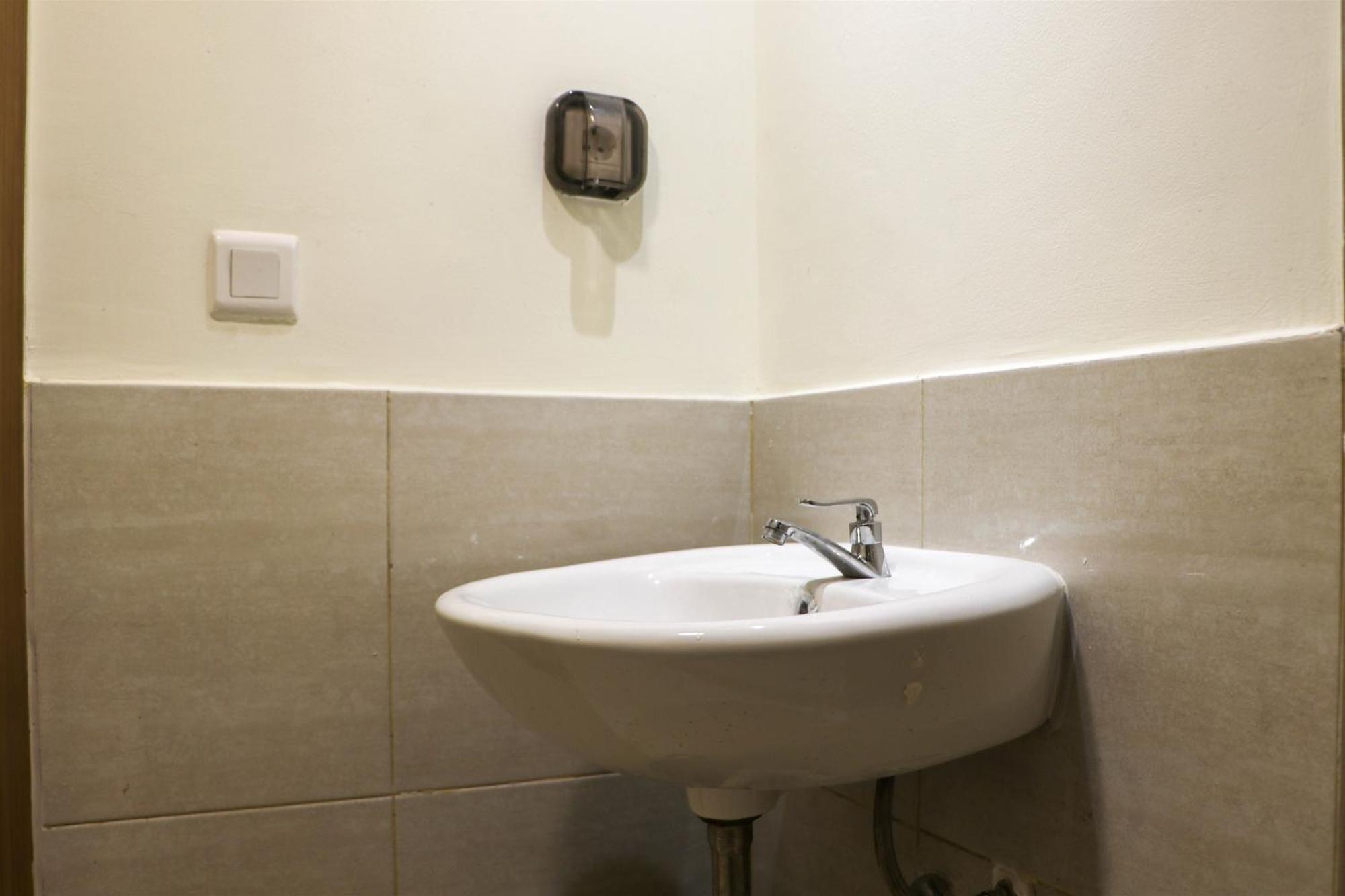 Comfy And Simply 2br At Meikarta By Travelio